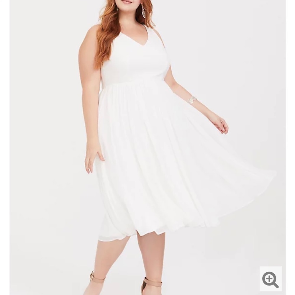 HP🎉 Torrid size 20 white chiffon midi dress